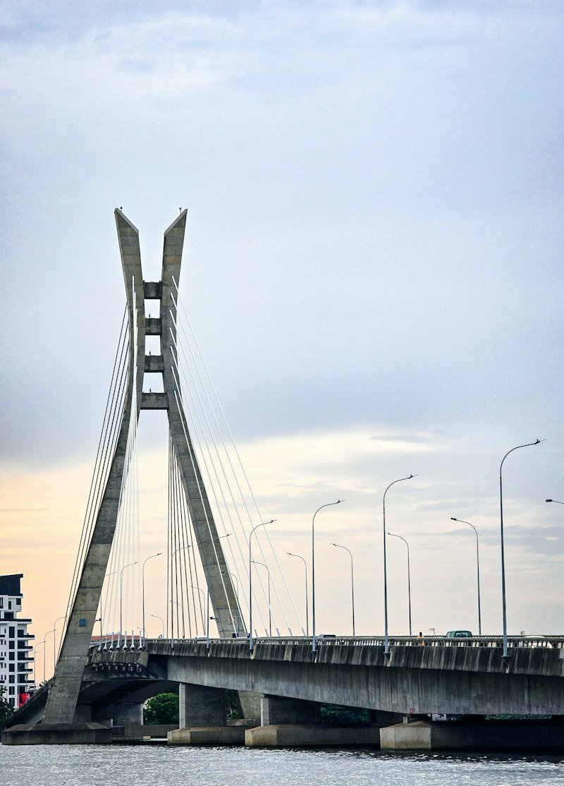 Pont à haubans à Lagos